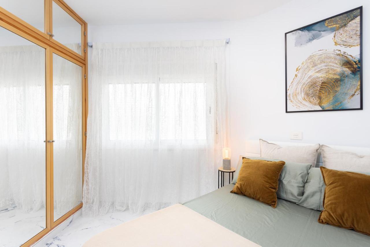Cozy 1St Sea Line Apartment In The Quiet Area Los Cristianos  Kültér fotó